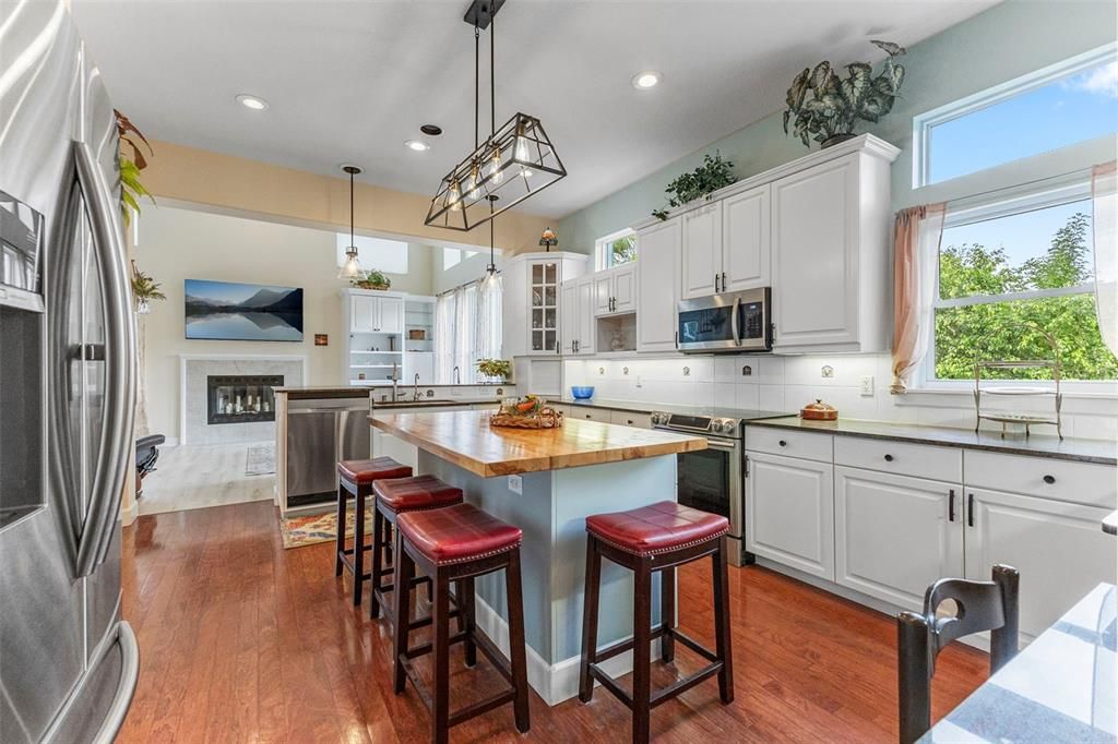 En Venta: $2,170,000 (4 camas, 3 baños, 2838 Pies cuadrados)