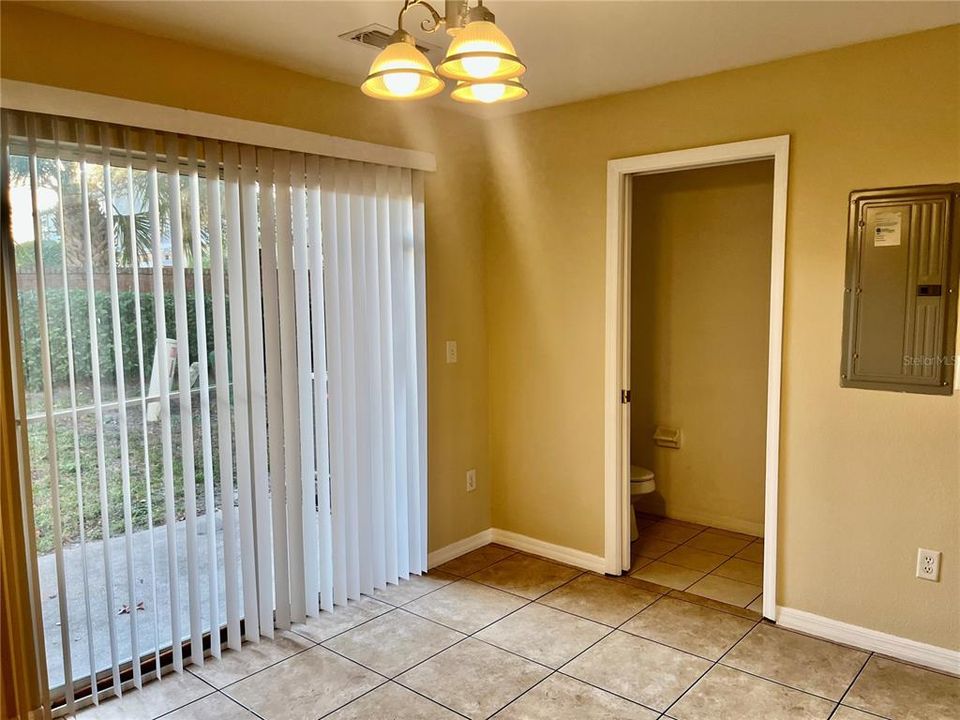 出租: $1,850 (2 贝兹, 2 浴室, 1120 平方英尺)