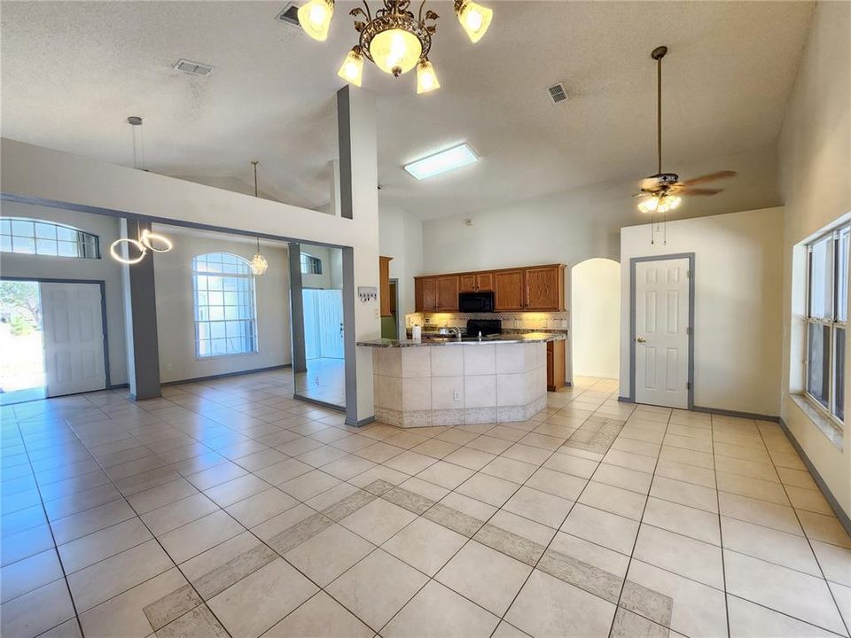 出租: $2,450 (3 贝兹, 2 浴室, 1632 平方英尺)