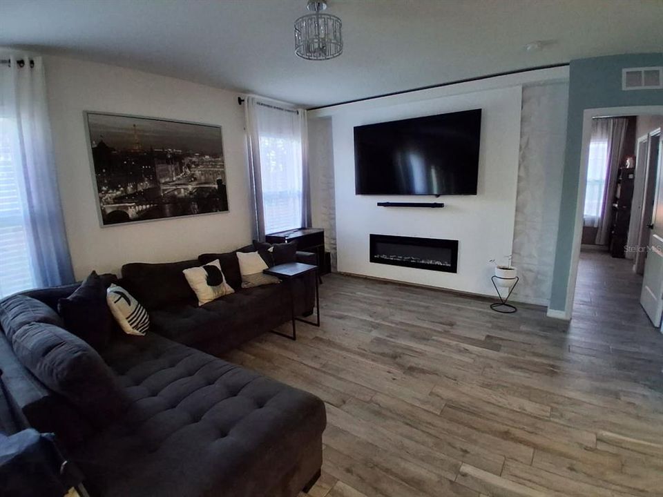 For Sale: $259,900 (4 beds, 2 baths, 1788 Square Feet)