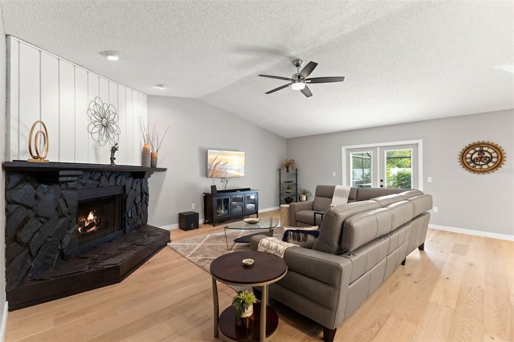 На продажу: $529,900 (3 спален, 2 ванн, 1519 Квадратных фут)