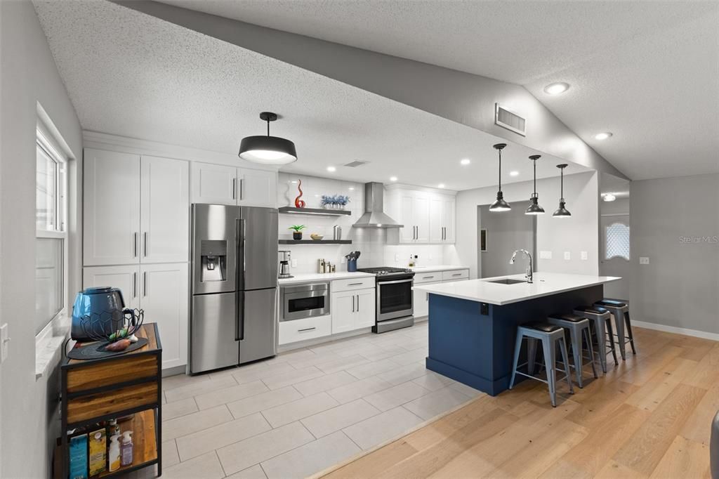 На продажу: $529,900 (3 спален, 2 ванн, 1519 Квадратных фут)