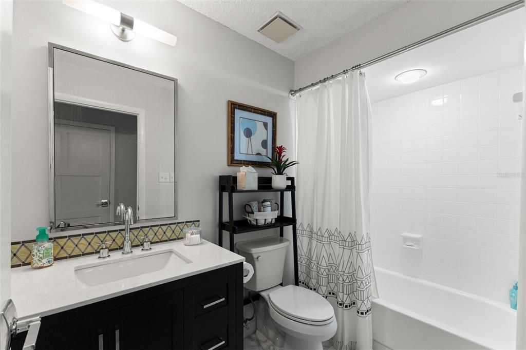 На продажу: $529,900 (3 спален, 2 ванн, 1519 Квадратных фут)