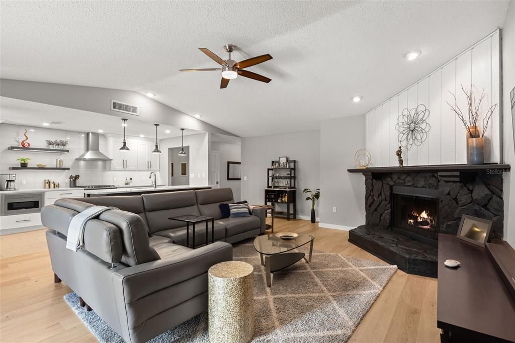 На продажу: $529,900 (3 спален, 2 ванн, 1519 Квадратных фут)