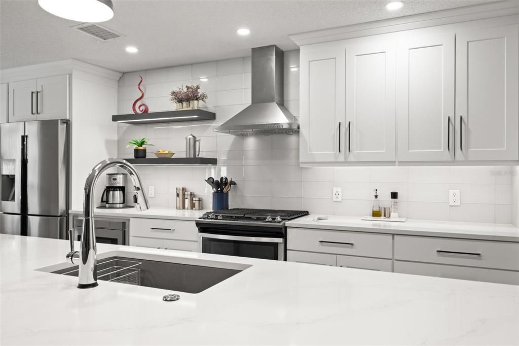 На продажу: $529,900 (3 спален, 2 ванн, 1519 Квадратных фут)