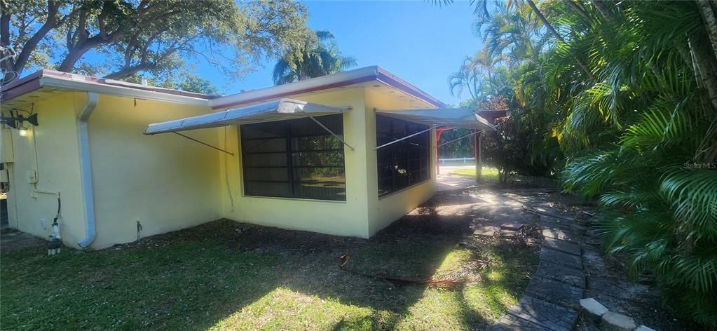 На продажу: $459,900 (2 спален, 2 ванн, 1202 Квадратных фут)