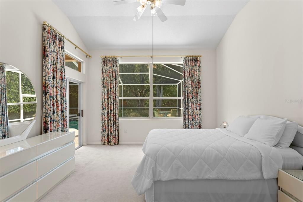 For Sale: $550,000 (3 beds, 2 baths, 2215 Square Feet)