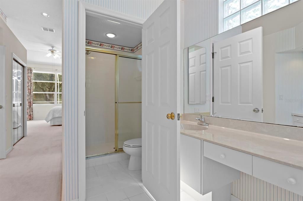 For Sale: $550,000 (3 beds, 2 baths, 2215 Square Feet)