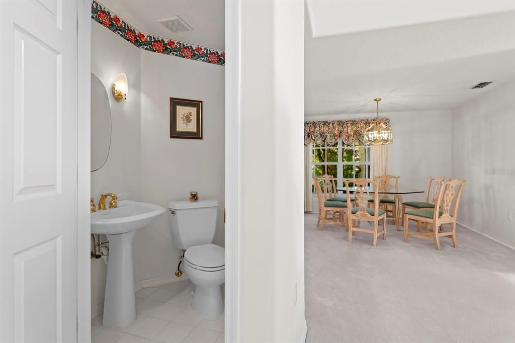 For Sale: $550,000 (3 beds, 2 baths, 2215 Square Feet)