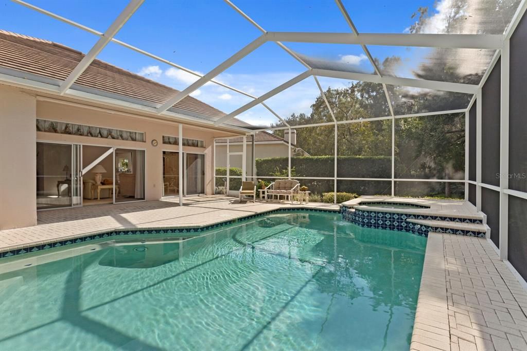 For Sale: $550,000 (3 beds, 2 baths, 2215 Square Feet)