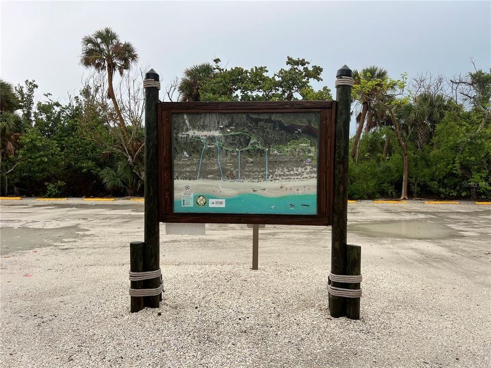 待售: $395,000 (0.78 acres)