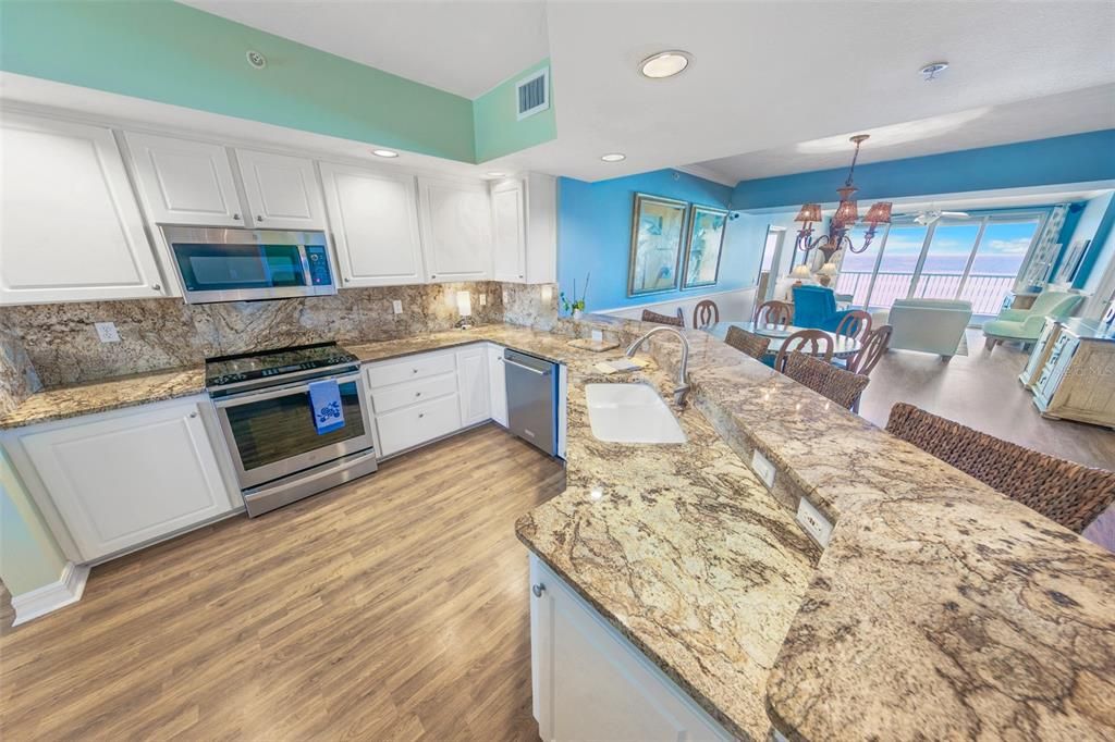 For Sale: $849,900 (3 beds, 3 baths, 2190 Square Feet)