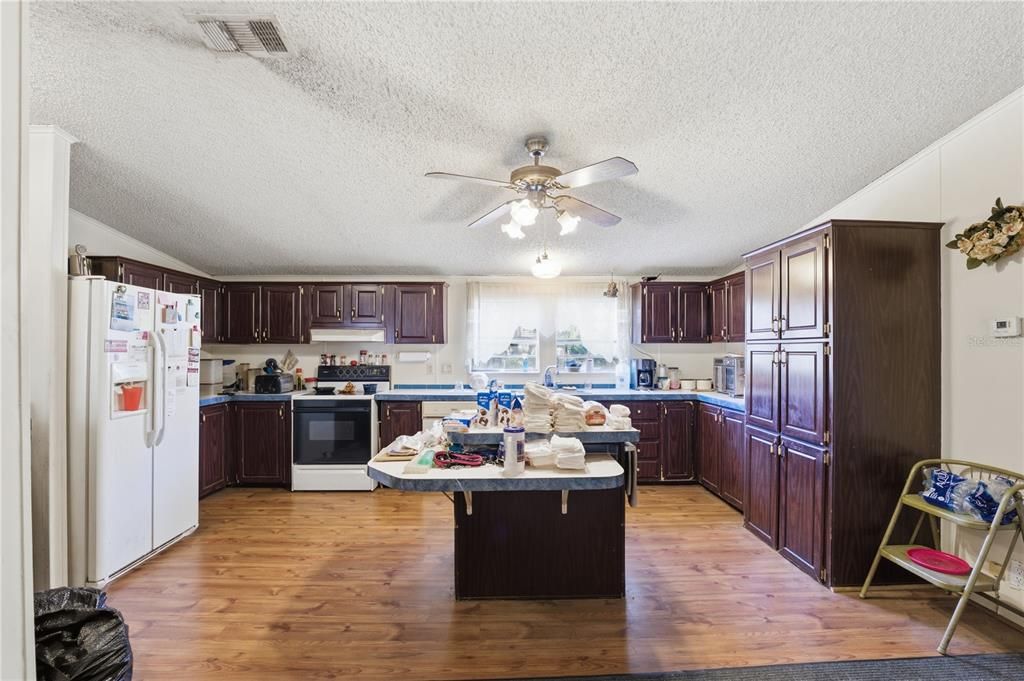 En Venta: $250,000 (3 camas, 2 baños, 1809 Pies cuadrados)