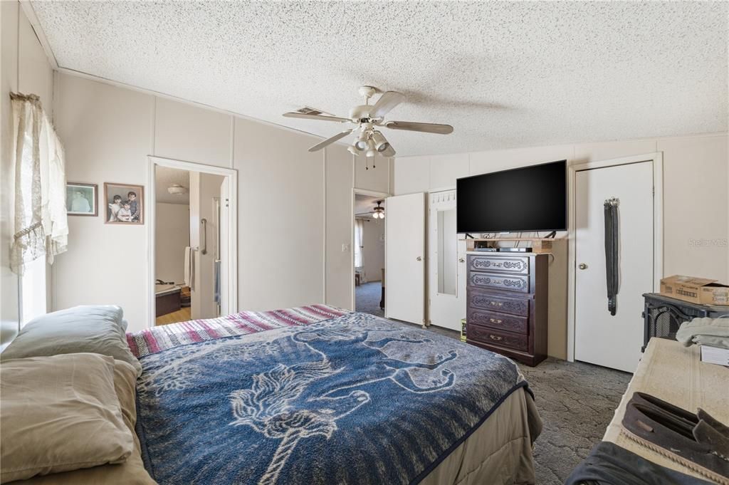 En Venta: $250,000 (3 camas, 2 baños, 1809 Pies cuadrados)