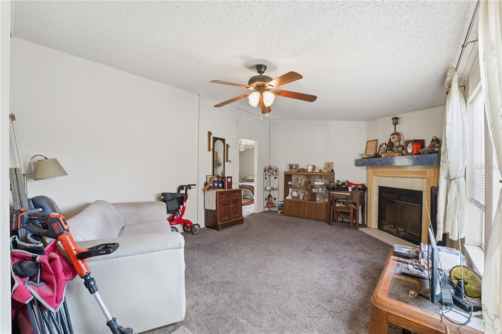 En Venta: $250,000 (3 camas, 2 baños, 1809 Pies cuadrados)