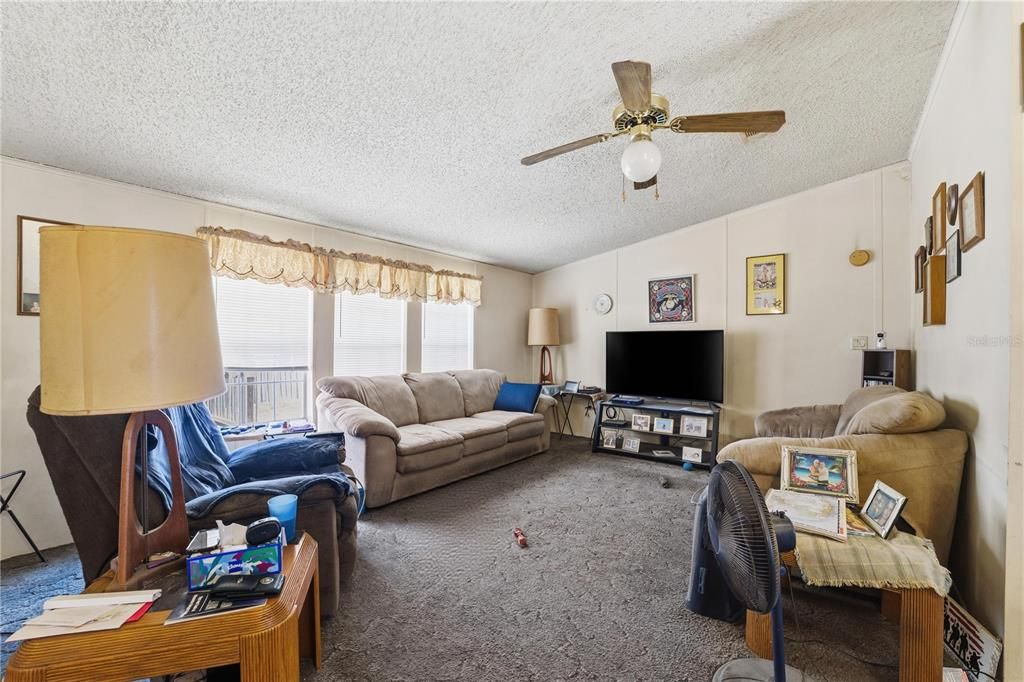 En Venta: $250,000 (3 camas, 2 baños, 1809 Pies cuadrados)