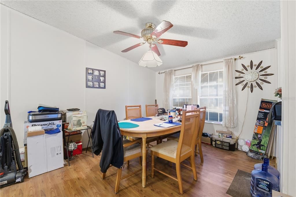 En Venta: $250,000 (3 camas, 2 baños, 1809 Pies cuadrados)