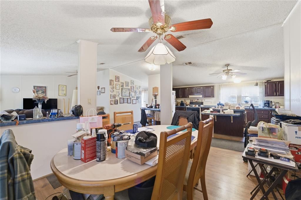 En Venta: $250,000 (3 camas, 2 baños, 1809 Pies cuadrados)