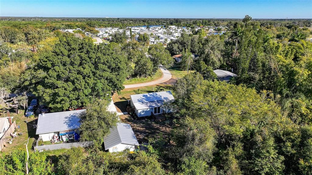 For Sale: $210,000 (2 beds, 1 baths, 832 Square Feet)