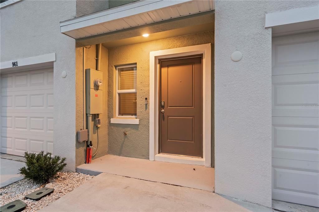 For Rent: $2,400 (3 beds, 2 baths, 1507 Square Feet)