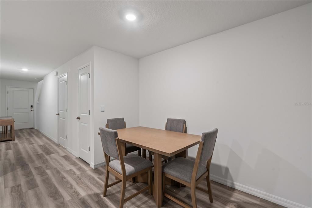 For Rent: $2,400 (3 beds, 2 baths, 1507 Square Feet)