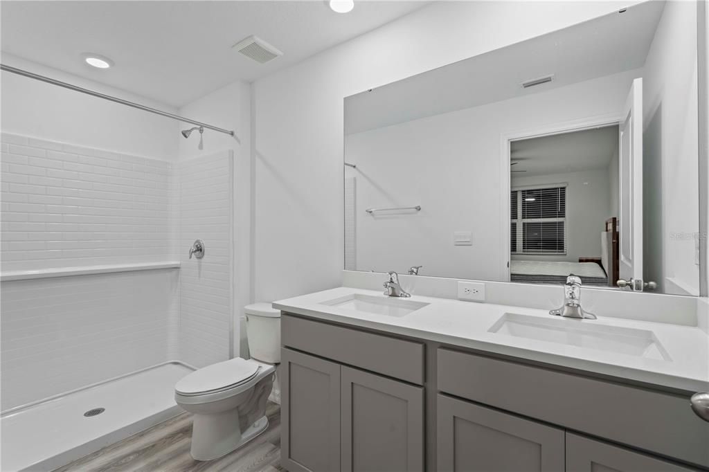 For Rent: $2,400 (3 beds, 2 baths, 1507 Square Feet)