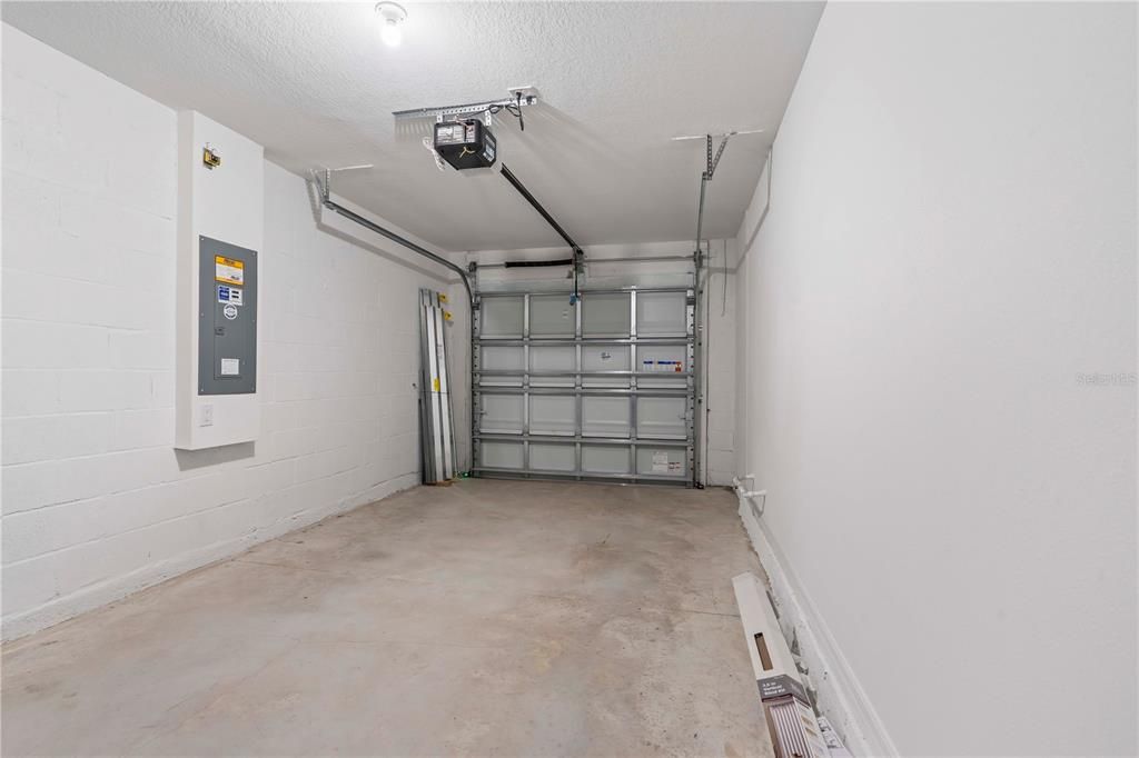 For Rent: $2,400 (3 beds, 2 baths, 1507 Square Feet)