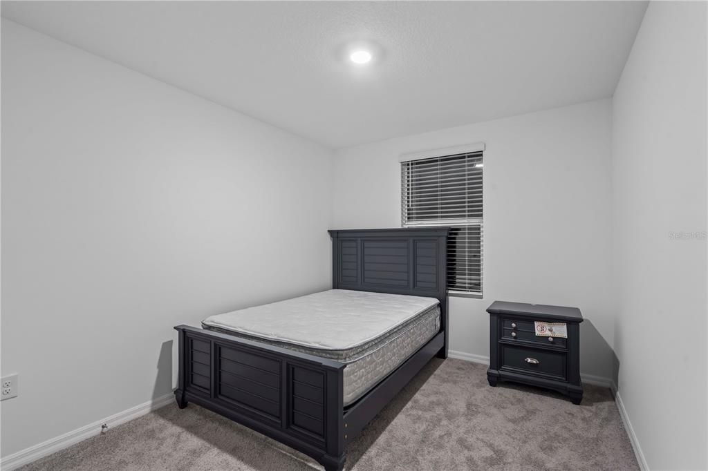 For Rent: $2,400 (3 beds, 2 baths, 1507 Square Feet)