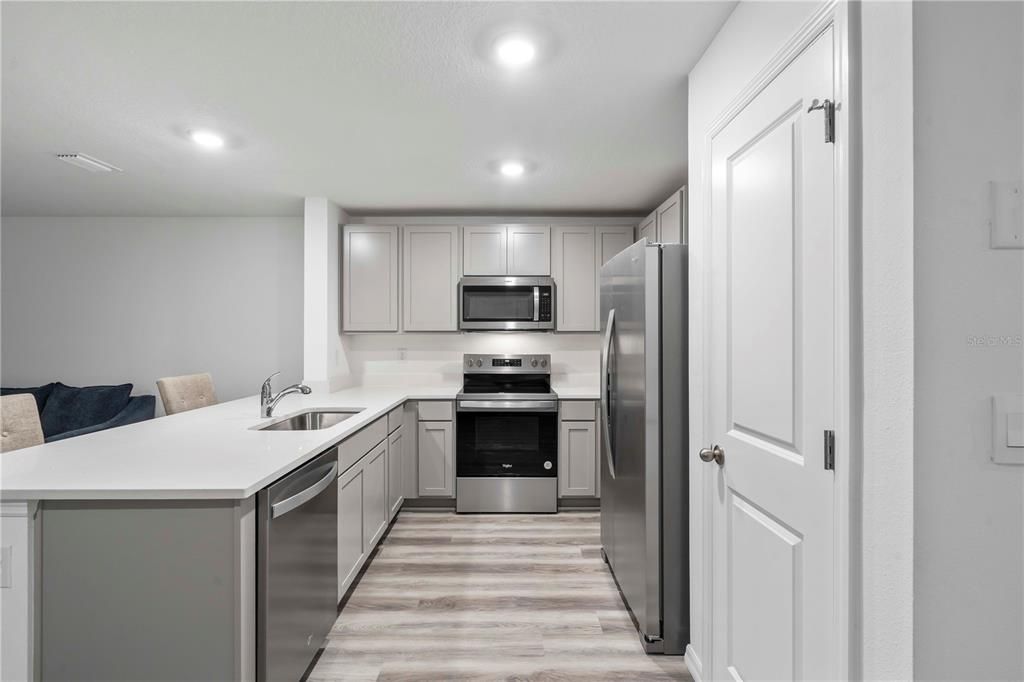 For Rent: $2,400 (3 beds, 2 baths, 1507 Square Feet)