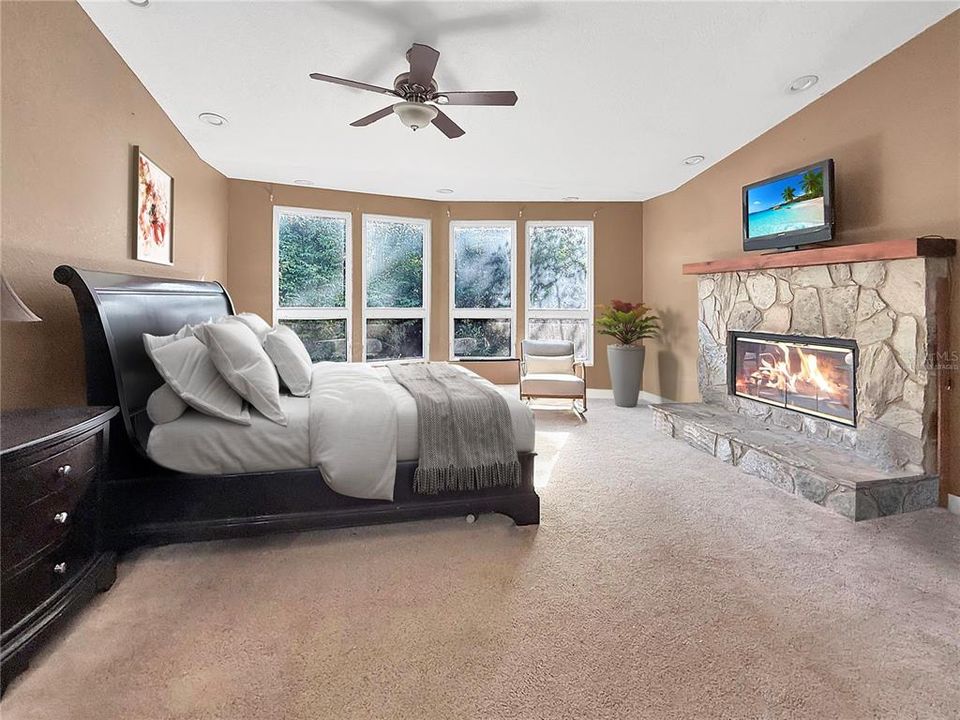 For Sale: $375,000 (4 beds, 3 baths, 2104 Square Feet)