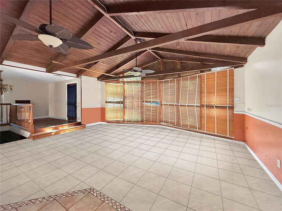 For Sale: $375,000 (4 beds, 3 baths, 2104 Square Feet)