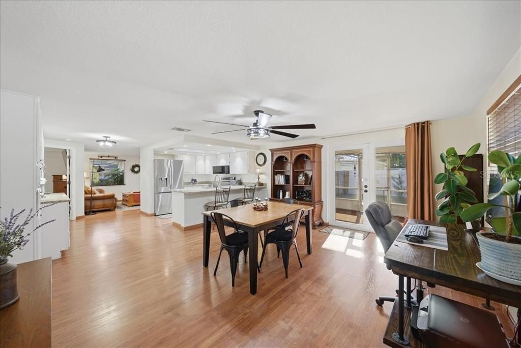 待售: $324,900 (2 贝兹, 2 浴室, 1267 平方英尺)