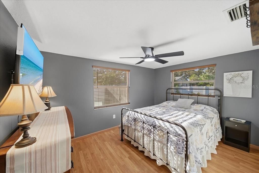 待售: $324,900 (2 贝兹, 2 浴室, 1267 平方英尺)