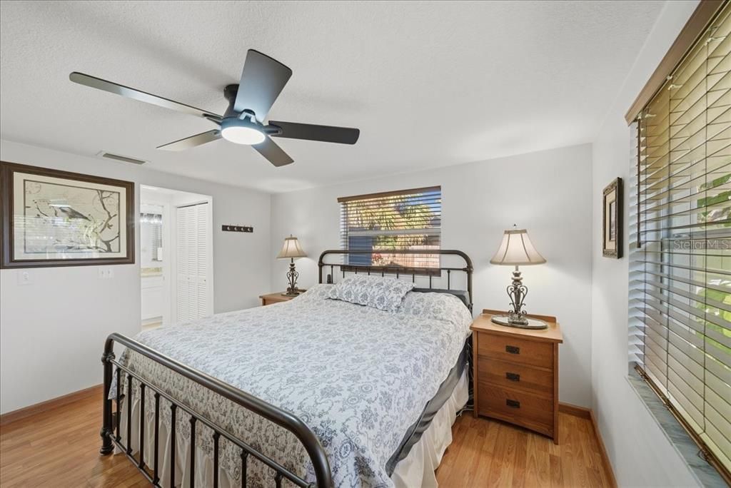 待售: $324,900 (2 贝兹, 2 浴室, 1267 平方英尺)