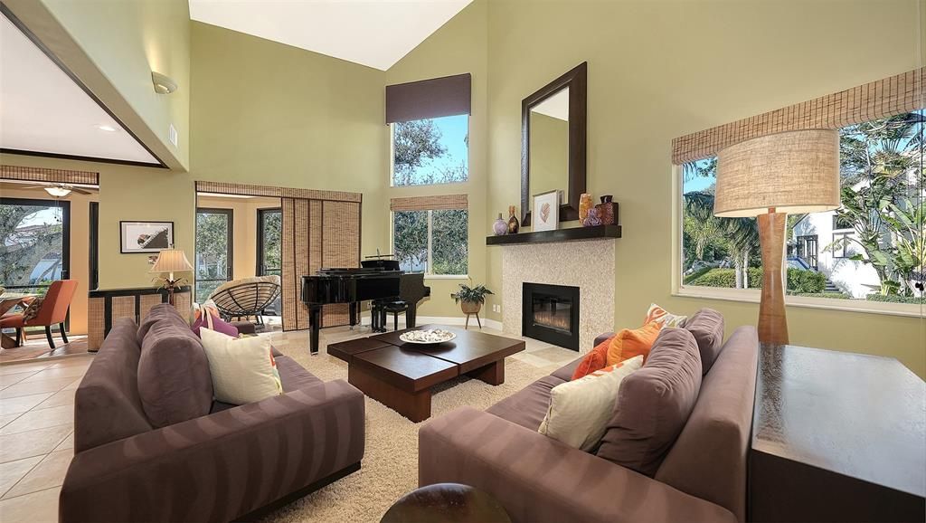 На продажу: $899,000 (3 спален, 3 ванн, 2135 Квадратных фут)