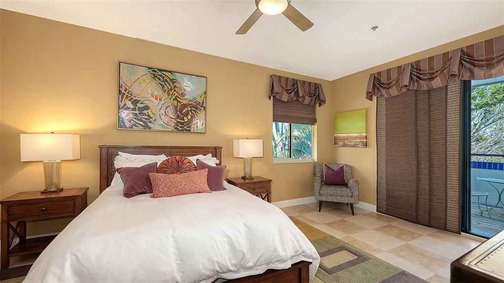 На продажу: $899,000 (3 спален, 3 ванн, 2135 Квадратных фут)