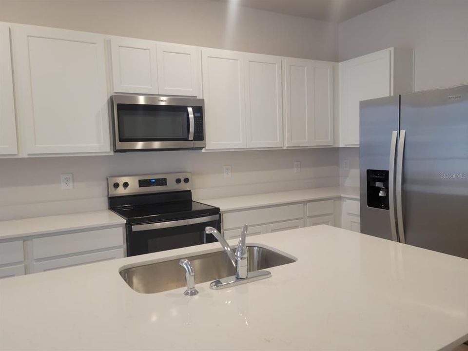 For Rent: $2,800 (3 beds, 2 baths, 1673 Square Feet)