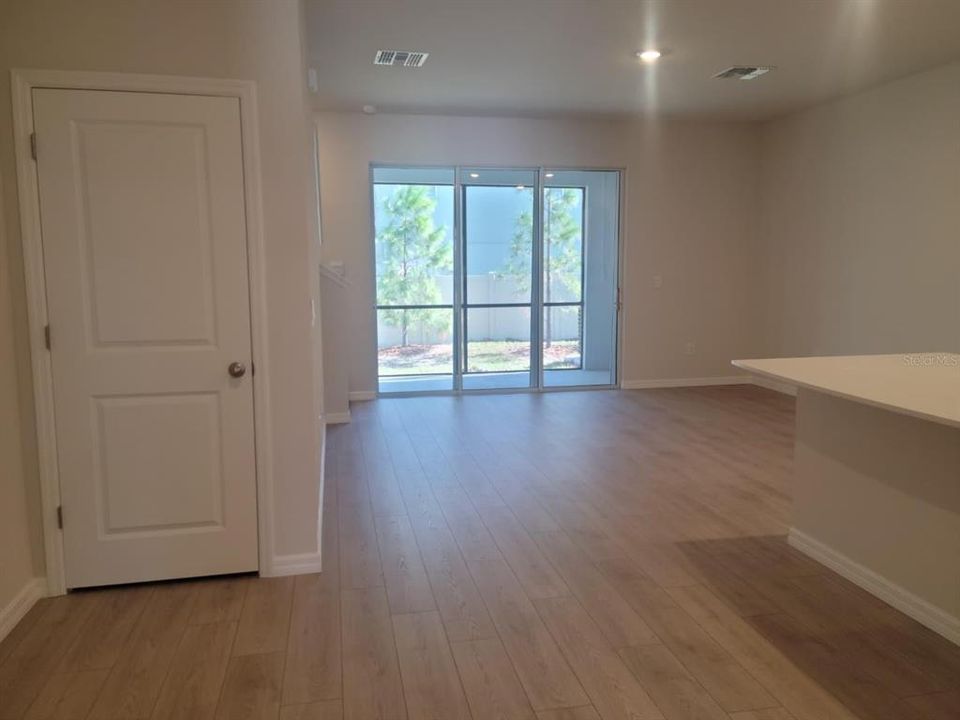 For Rent: $2,800 (3 beds, 2 baths, 1673 Square Feet)