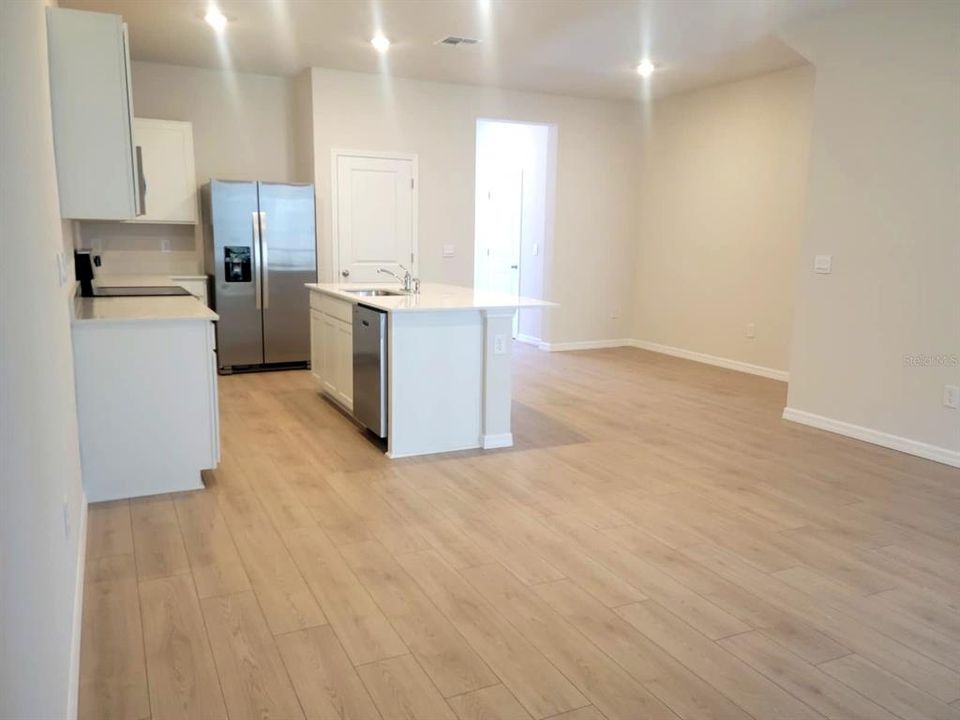 For Rent: $2,800 (3 beds, 2 baths, 1673 Square Feet)