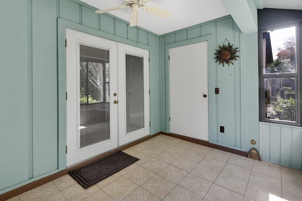 待售: $135,000 (1 贝兹, 1 浴室, 836 平方英尺)