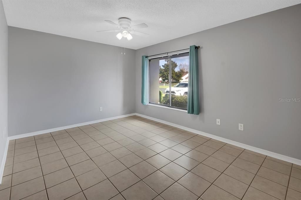 待售: $135,000 (1 贝兹, 1 浴室, 836 平方英尺)