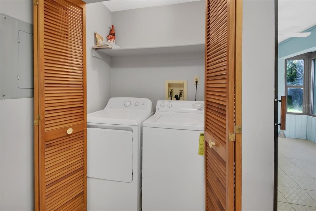 待售: $135,000 (1 贝兹, 1 浴室, 836 平方英尺)