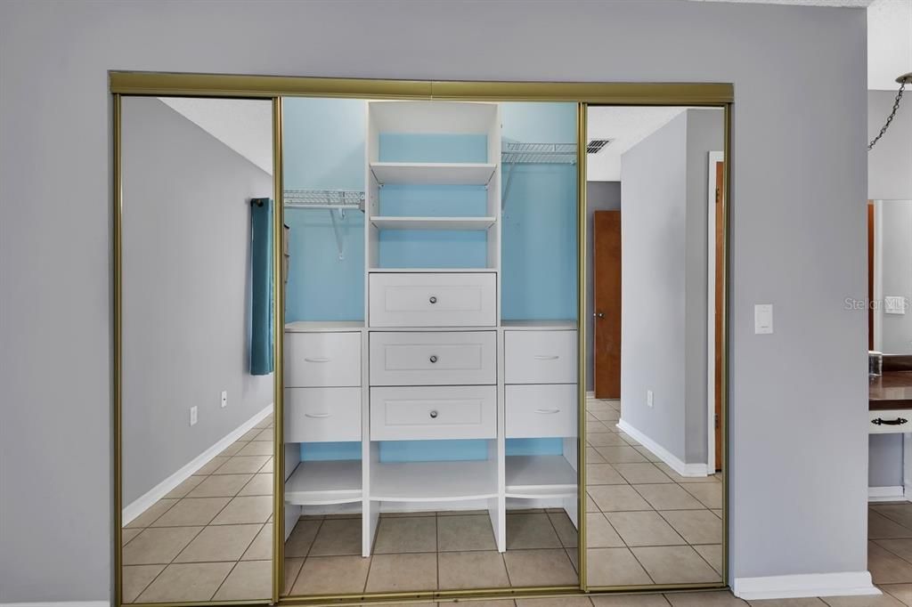 待售: $135,000 (1 贝兹, 1 浴室, 836 平方英尺)