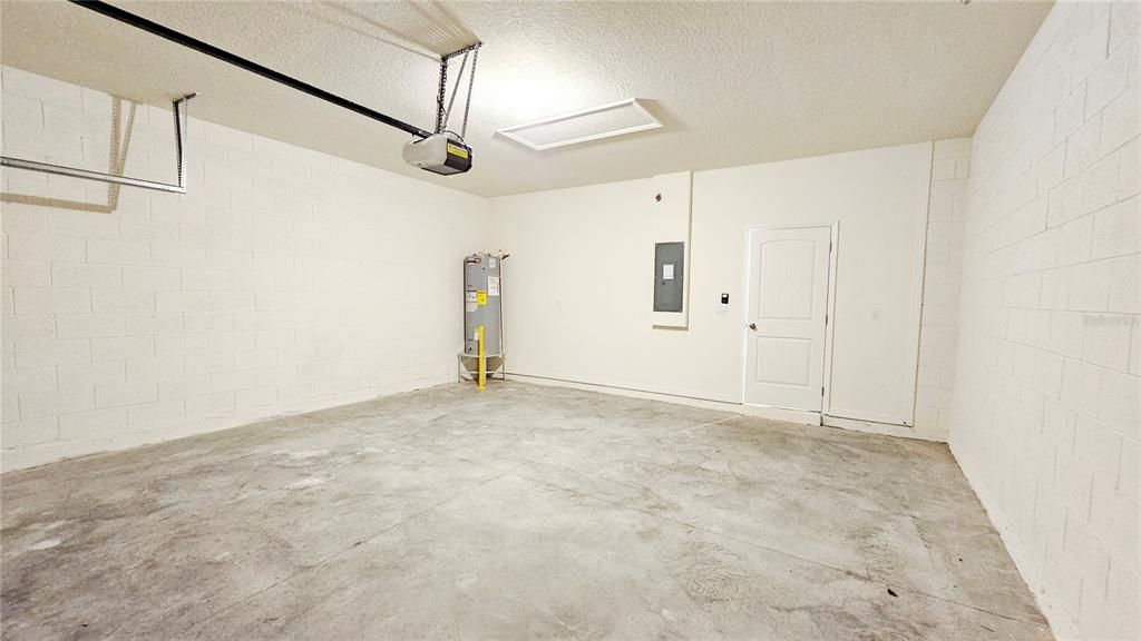 For Rent: $2,950 (3 beds, 2 baths, 2029 Square Feet)