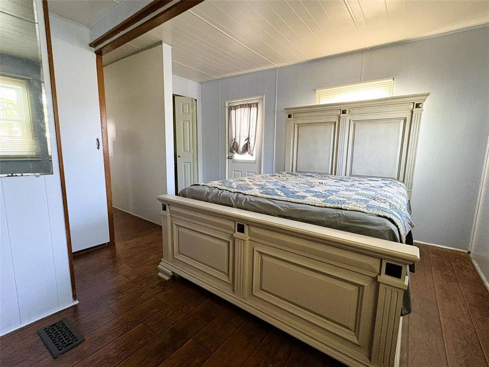 For Sale: $84,500 (1 beds, 1 baths, 630 Square Feet)