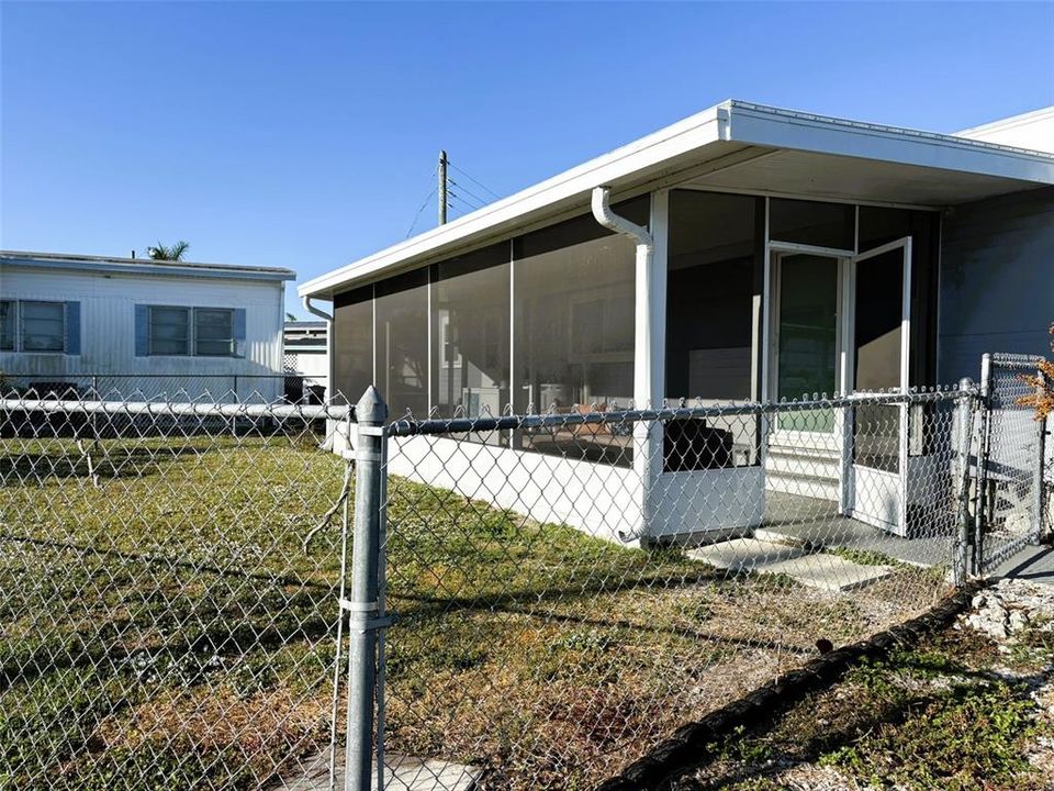 For Sale: $84,500 (1 beds, 1 baths, 630 Square Feet)