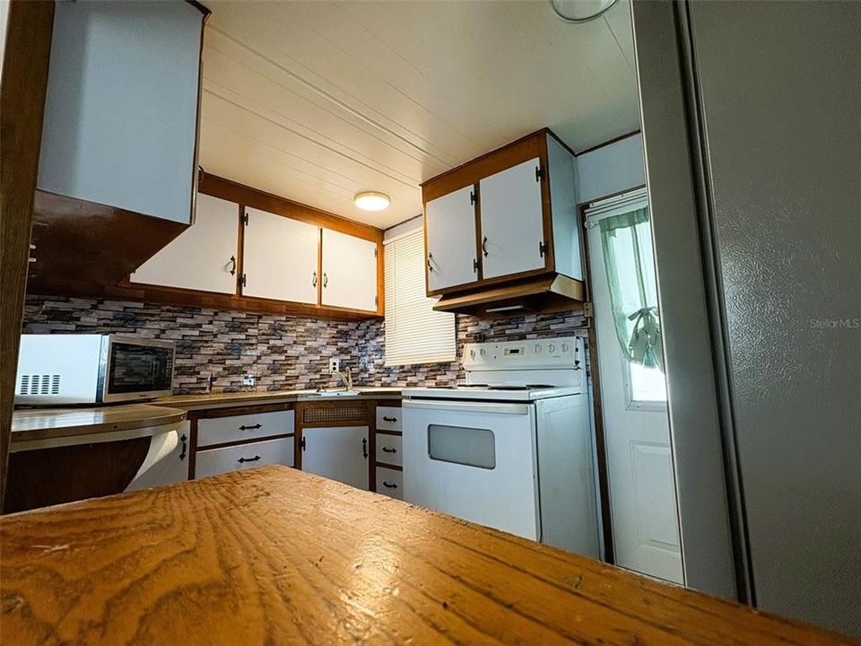 For Sale: $84,500 (1 beds, 1 baths, 630 Square Feet)