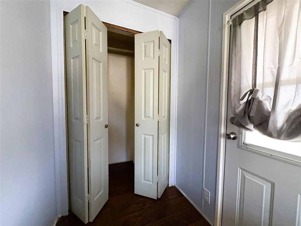 For Sale: $84,500 (1 beds, 1 baths, 630 Square Feet)