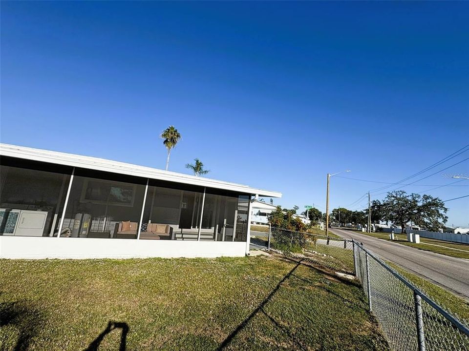 For Sale: $84,500 (1 beds, 1 baths, 630 Square Feet)