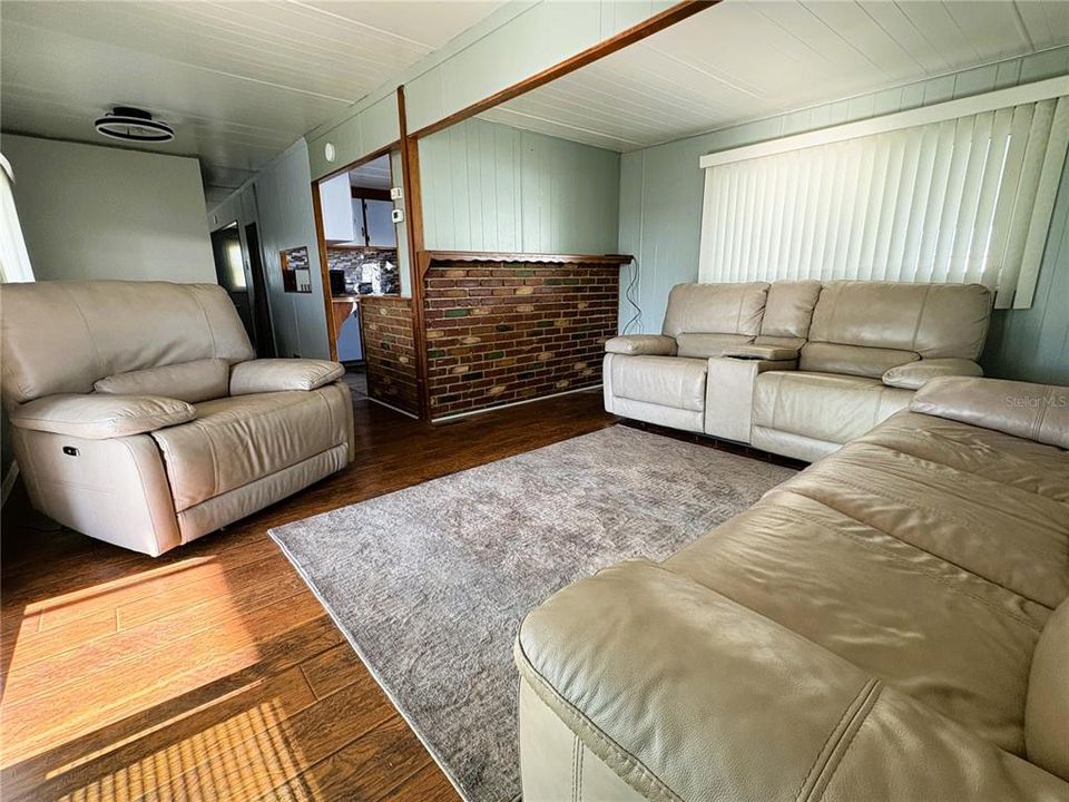 For Sale: $84,500 (1 beds, 1 baths, 630 Square Feet)